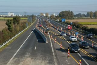 V sobotu asfaltují, v úterý se na Rudné jezdí. Zajímavé, najednou to jde - Médium.cz